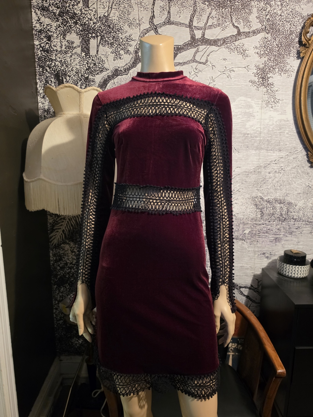 Romeo & Juliet Couture Burgundy Velvet Mock Neck Crochet Cutout Dress EUC S